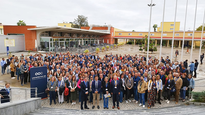 Foto de familia Foro Internacional de usuarios de UNIVERSITAS XXI en la Universidad Pablo de Olavide